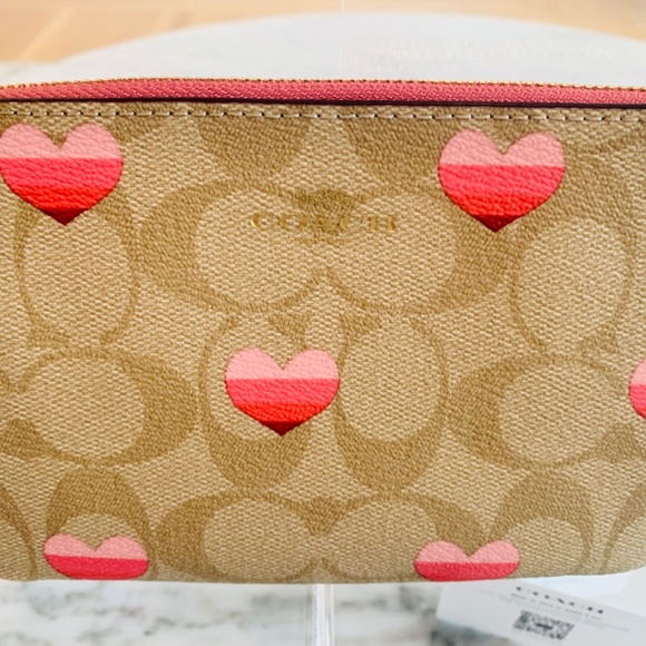 Authentic Coach Pencil Case and Wristlet Set With Signature Canvas Stripe Heart - Picture 10 of 13